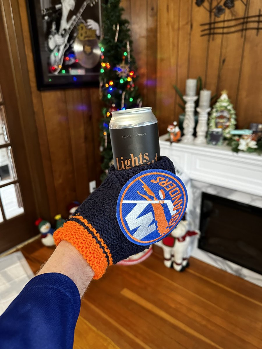 DMCHammond's tweet image. Some Islander’s presents 🎁 #MerryChristmas2023 #nyislanders #newyorkislanders