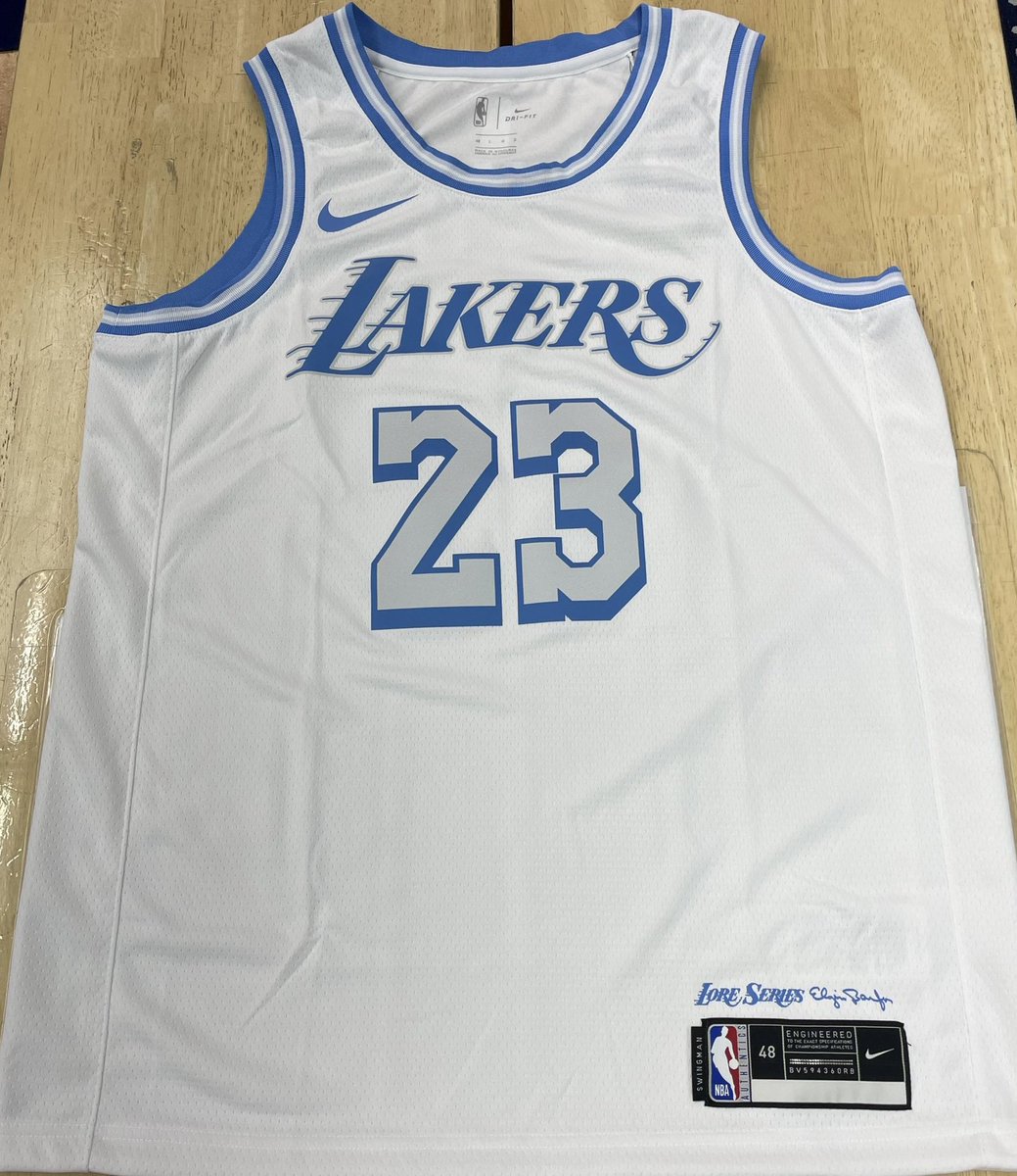 LakeShowYo tweet media