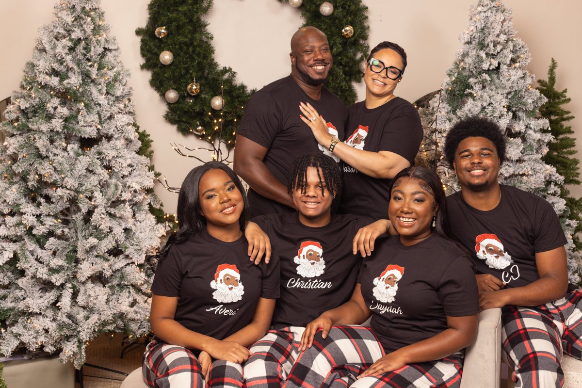 Wishing you all the happiest of holidays from the Felder family! Here’s to a holiday season filled with family, friendship and a fantastic 2024! #MerryChristmas #CheersTo2024 🥂 #LifeatATT