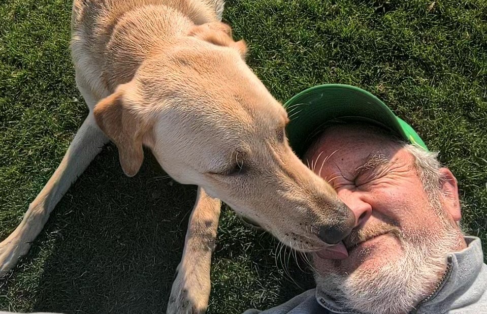 jmurray59's tweet photo. Finn and I took a break from a Christmas morning stroll. Happy day, however y'all celebrate, to my @ucmerced peeps enjoying the winter break. Cheers 🥂 https://t.co/ISPgtHMqDc
