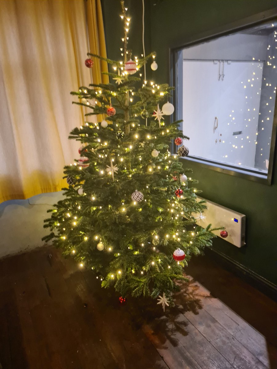 The very happiest of Christmases to all of you from everyone here at the Crossways. May your sprouts be excellent and your cheeseboard overflow.

Open 7-10 tonight once you've reached peak sprout and cheese.