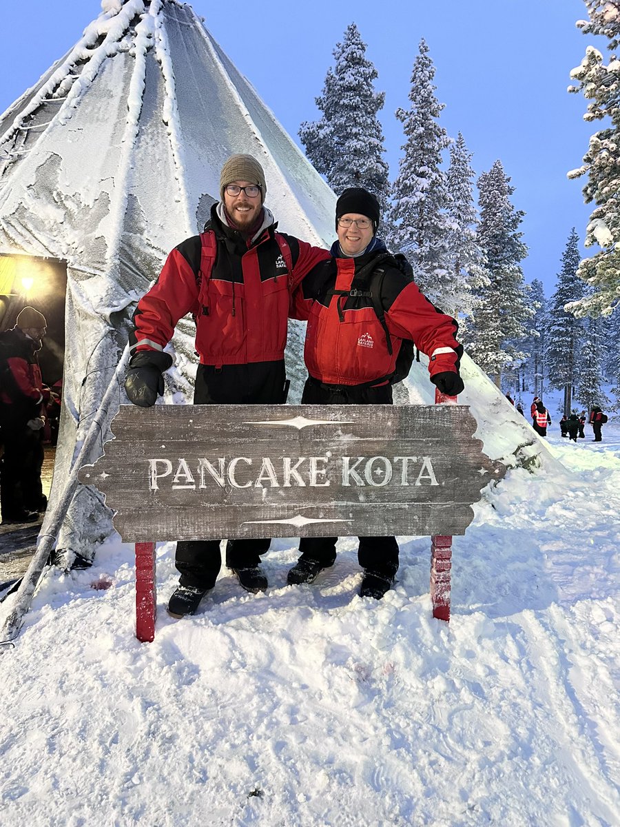 Liamwxm's tweet photo. Straight from the North Pole @Mrmartinteachpe @PeterCrouchPod @petercrouch @Chris_Stark https://t.co/YtXV96s6Wc
