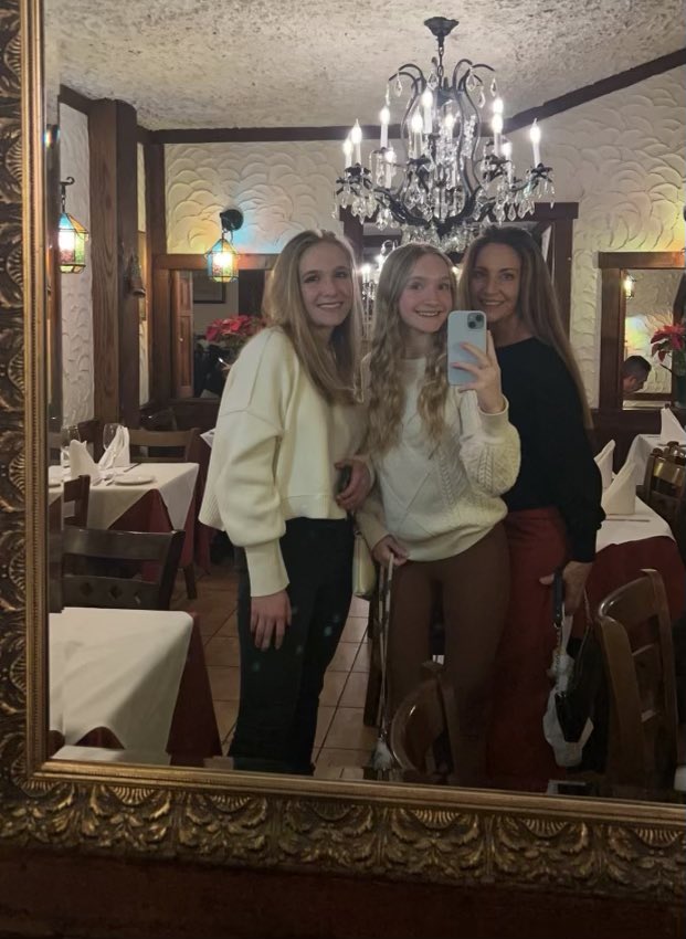 Xo_DubV's tweet photo. Merry Christmas!  🎁🎄 
#daughters  ❤️ https://t.co/gJQCzGwBpV