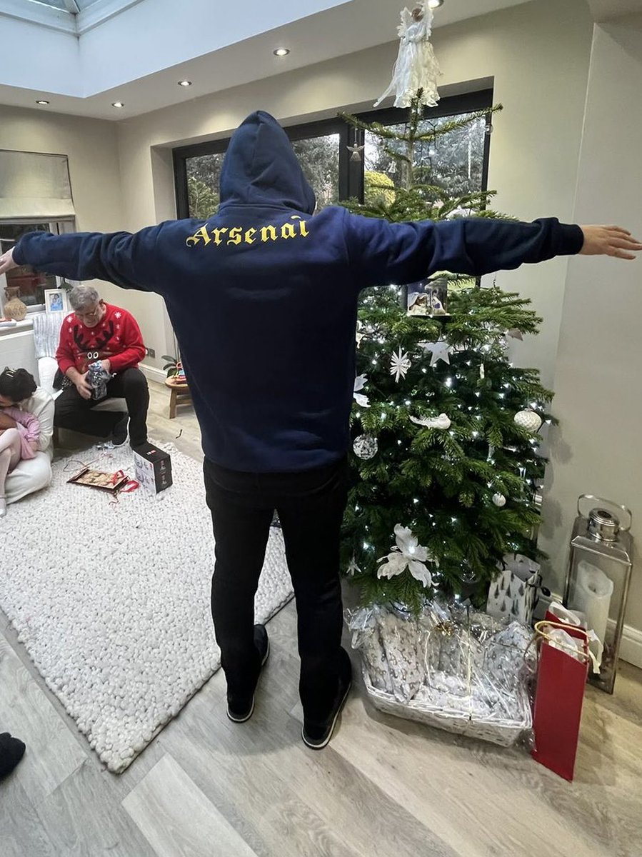1AlexP1's tweet photo. Merry Christmas! Top of the tree - COYG 🔴⚪️ https://t.co/w1emNGyoyf