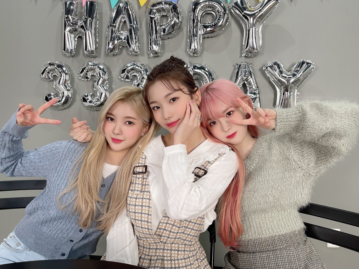 hoy gracias al #𝔍ac𝚔𝐢e𓊆特別𓊇𝕤t𝐫ēa𝚖 ♡ logramos llenar nuestro día de amor y alegría, es por eso que les dejamos unas pics de sus vengadoras being cute pokeñas que no dejan de escuchar el cover fantastíco de #𝚂𝕒𝚗ta·𝚃ǝ𝖑𝖑·𝙼e_𝚖𝚙𝟹 🎄

𝑚ightiest  ⁀ ⋆ ࣪. 𝚑erōes !