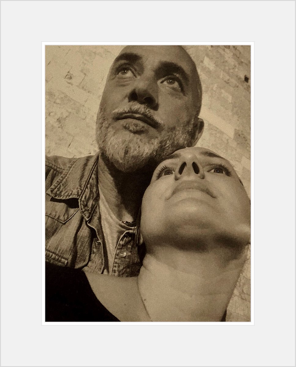 luadry's tweet photo. Buon Natale ! Luciano e Loredana. #natale  #teramo  #abruzzo #world https://t.co/nrM8kF597x