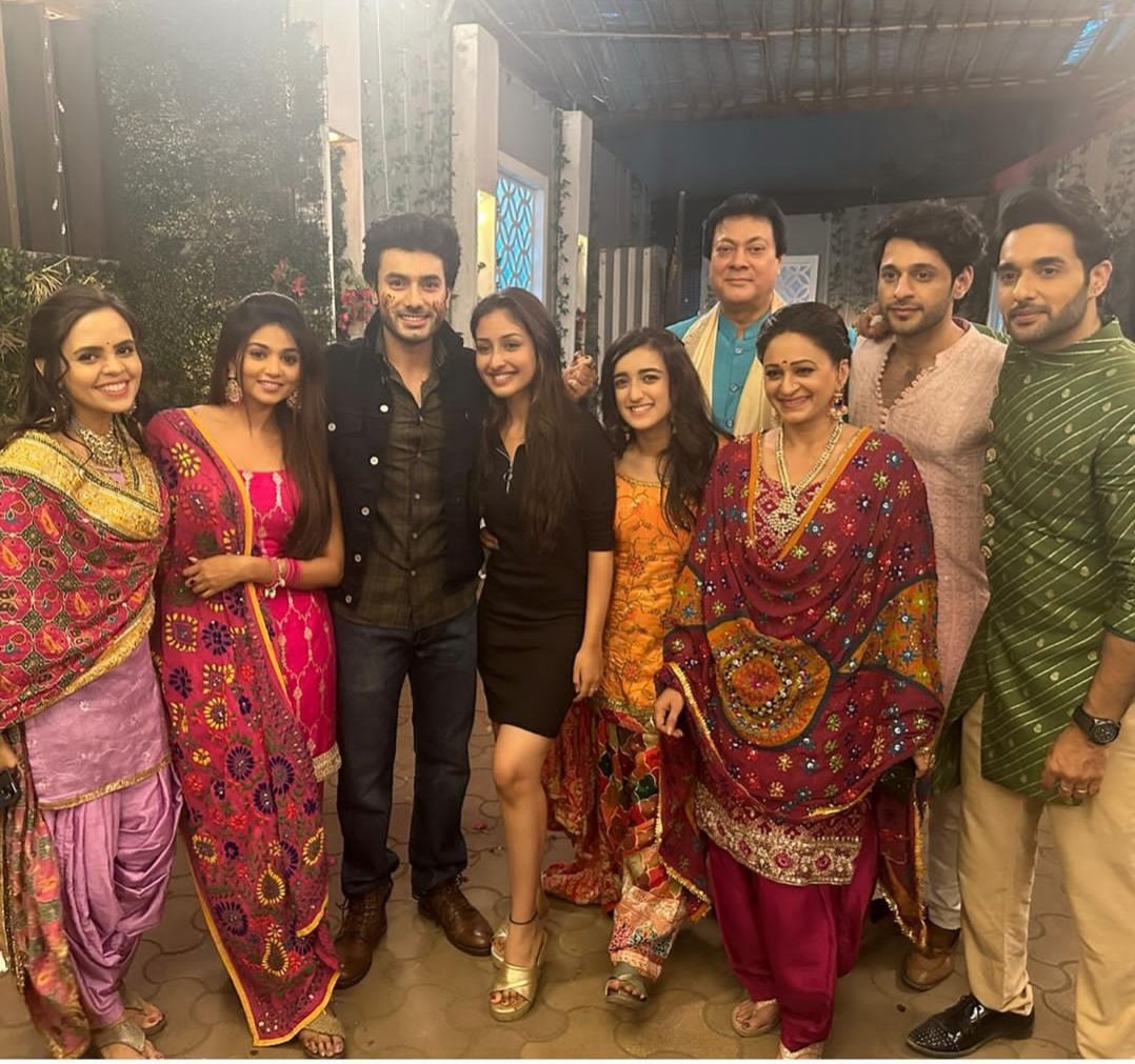 Team #Parineetii 
My girl anchu always SLAYING 😍❤🖤
#Anchalsahu #parineetkakkar #ParineetRajeevBajwa #pari #Parineetii