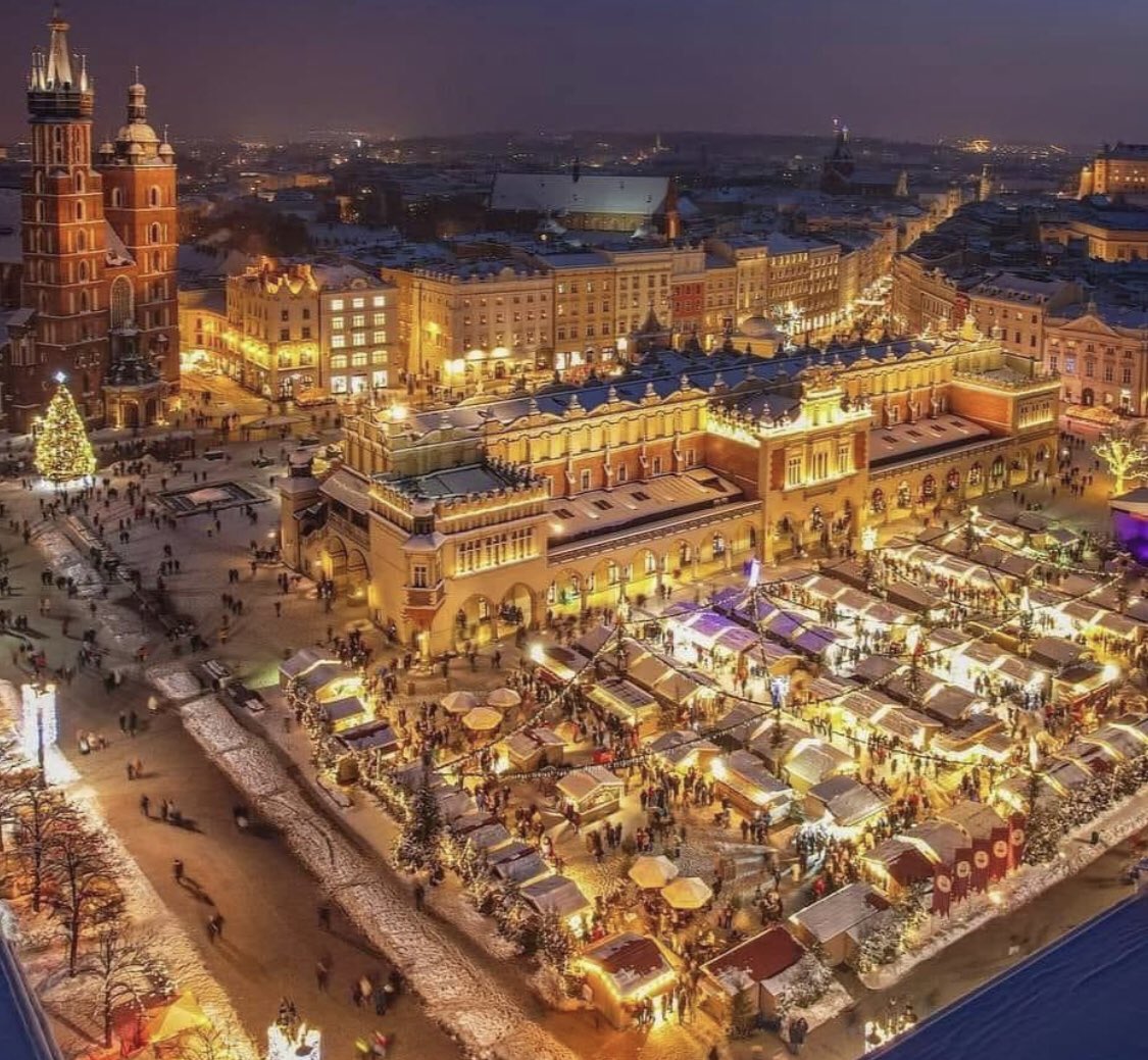 Christmas in Krakow, Poland

🇵🇱