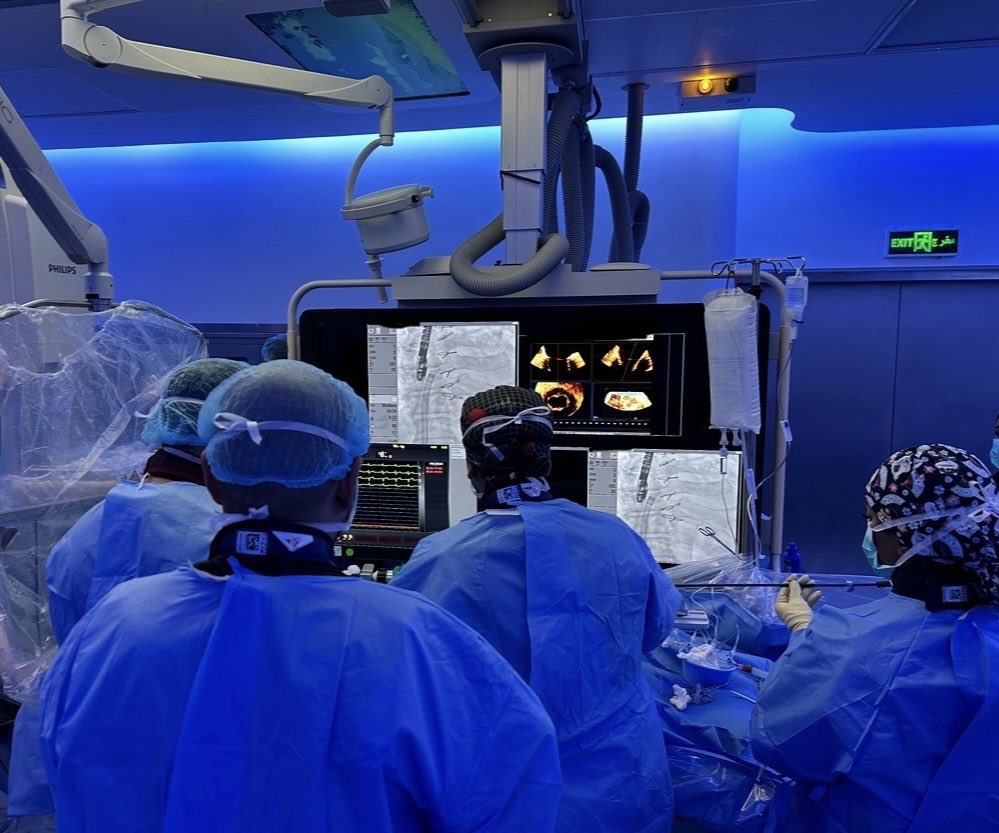 لاول مرة في مركز الملك فهد لطب وجراحة القلب، علاج حالتين ارتجاع في الصمام الميترالي ب استخدام تقنية الكليبس من PASCAL P10 و PASCAL Ace عن طريق القسطرة ب قيادة الدكتور طلال الجباري، الدكتور وليد الحربي، الدكتور ايمن الصالح، والفريق الطبي الرائع. جميع الحالات تكللت بالنجاح ولله