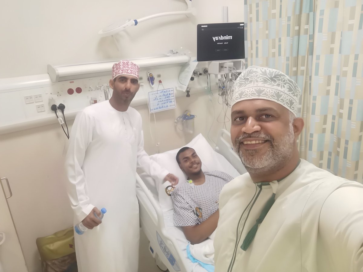 AlsharqiTeam's tweet photo. زيارة إدارة فريق الشرقي الرياضي للاعب الشاب المنذر الهديفي والاطلاع على صحته بعد قيامه بعملية جراحية وتكللت بالنجاح.

متمنين له الشفاء العاجل والعودة للملاعب بأسرع وقت. https://t.co/r0Zv45ylPQ