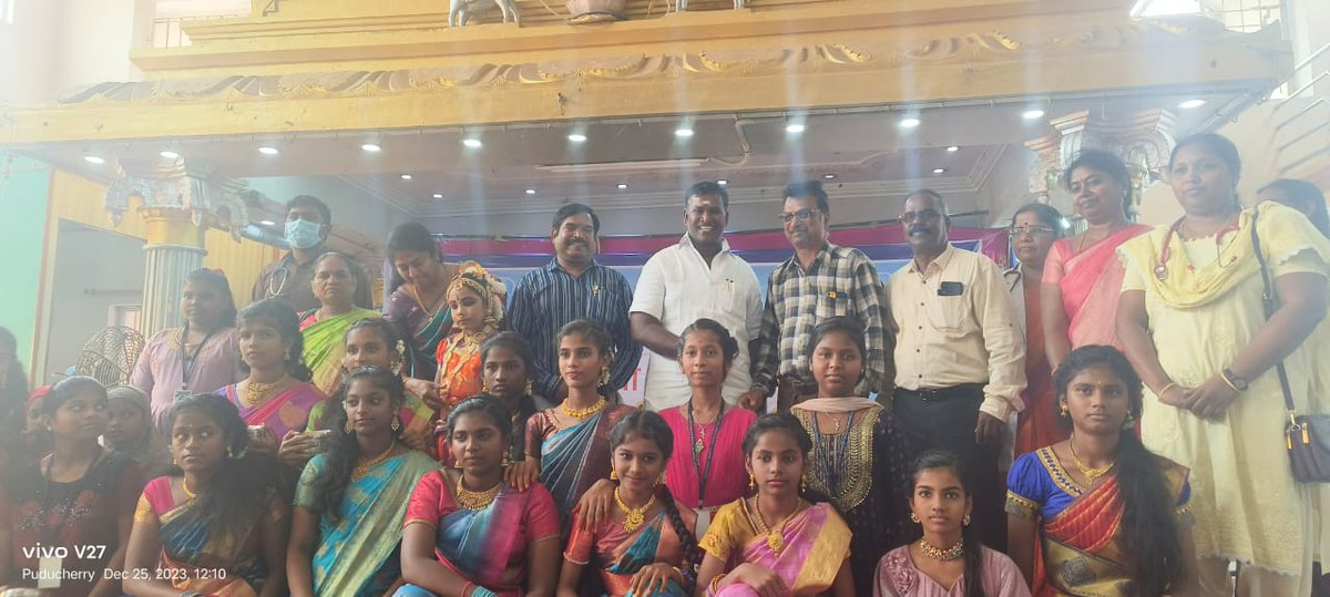 AKSaiJSaravanan's tweet photo. மத்திய அரசின் "நமது லட்சியம் வளர்ச்சி அடைந்த பாரதம்" நிகழ்ச்சி வில்லியனூர் தொகுதி வாணியர் திருமண மண்டபத்தில் நடைபெற்றது. இதில் கலந்துகொண்டு  மத்திய அரசினால் செயல்படுத்தப்பட்ட மக்களுக்கான நலத்திட்டங்களை பொதுமக்களுக்கு எடுத்துரைத்ததுடன் புதிய பயனாளிகளுக்கு மத்திய அரசின் பல்வேறு நலத்திட்டங்களை வழங்கினேன்.@BJP4Puducherry @BJP4TamilNadu @blsanthosh @BlrNirmal @amitmalviya