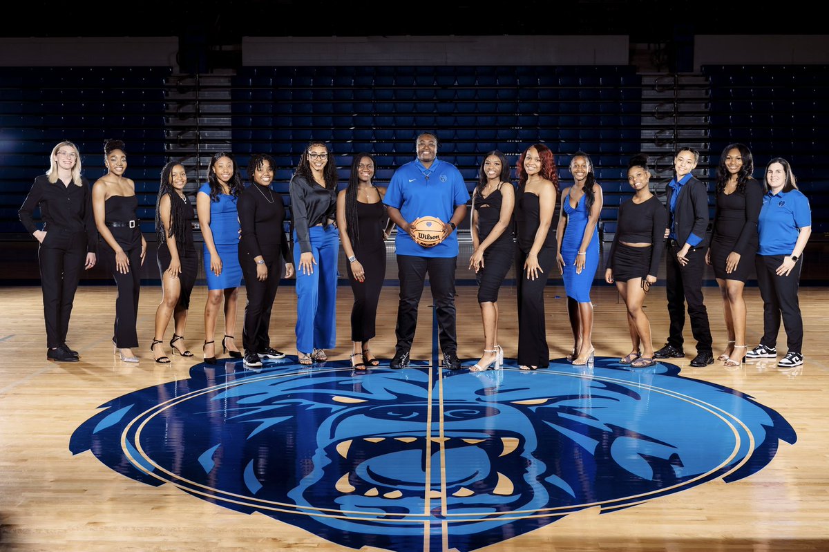 SHBearsGBKB's tweet image. Merry Christmas from the Lady Bears! 🎄