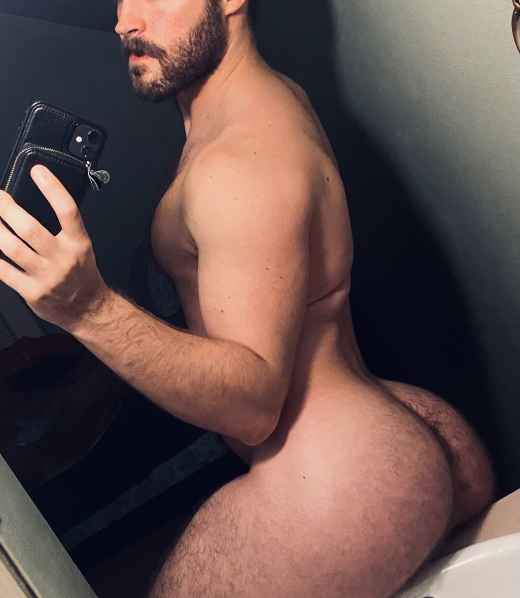ForestCliff8's tweet photo. Merry Fuckmas. Come unwrap your present 😈 play with your new toy. https://t.co/ANJyIWTMDh