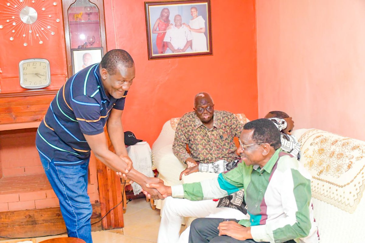 Celebrated the Christmas Mass with Rt. Hon @RailaOdinga, Senator @dr_oburuoginga and Minority Leader @OpiyoWandayi at St. Peters ACK church in Nyamira, Bondo. I later joined Baba at the home of commissioner Dr. Jalang'o Midiwo in Gem Constituency. #Merrychristmas