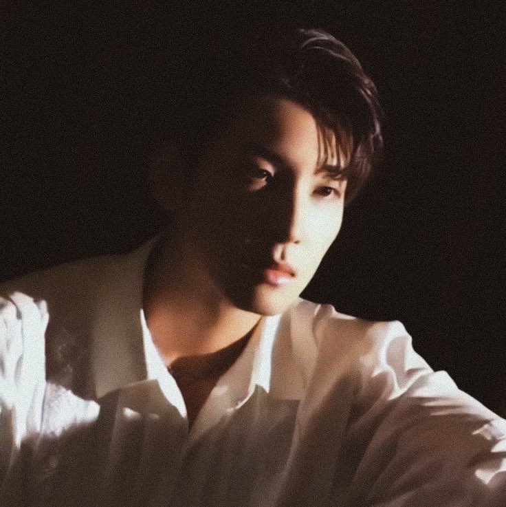 wonuwaddles's tweet photo. [ for you ]

miles (mn) is usually content to spend her nights alone buried in work, and christmas eve should be no exception—that is, until she hears an all too familiar knock on her door.

—a #wonmina 🔞 au https://t.co/UshcpPWFaw