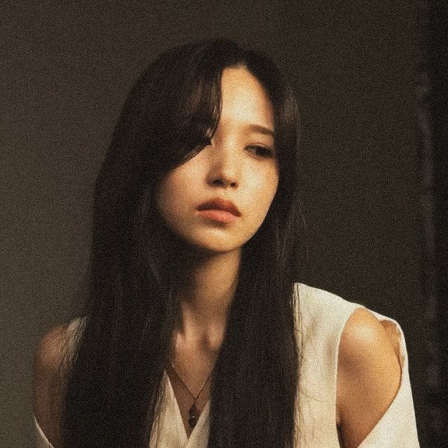 [ for you ]

miles (mn) is usually content to spend her nights alone buried in work, and christmas eve should be no exception—that is, until she hears an all too familiar knock on her door.

—a #wonmina 🔞 au