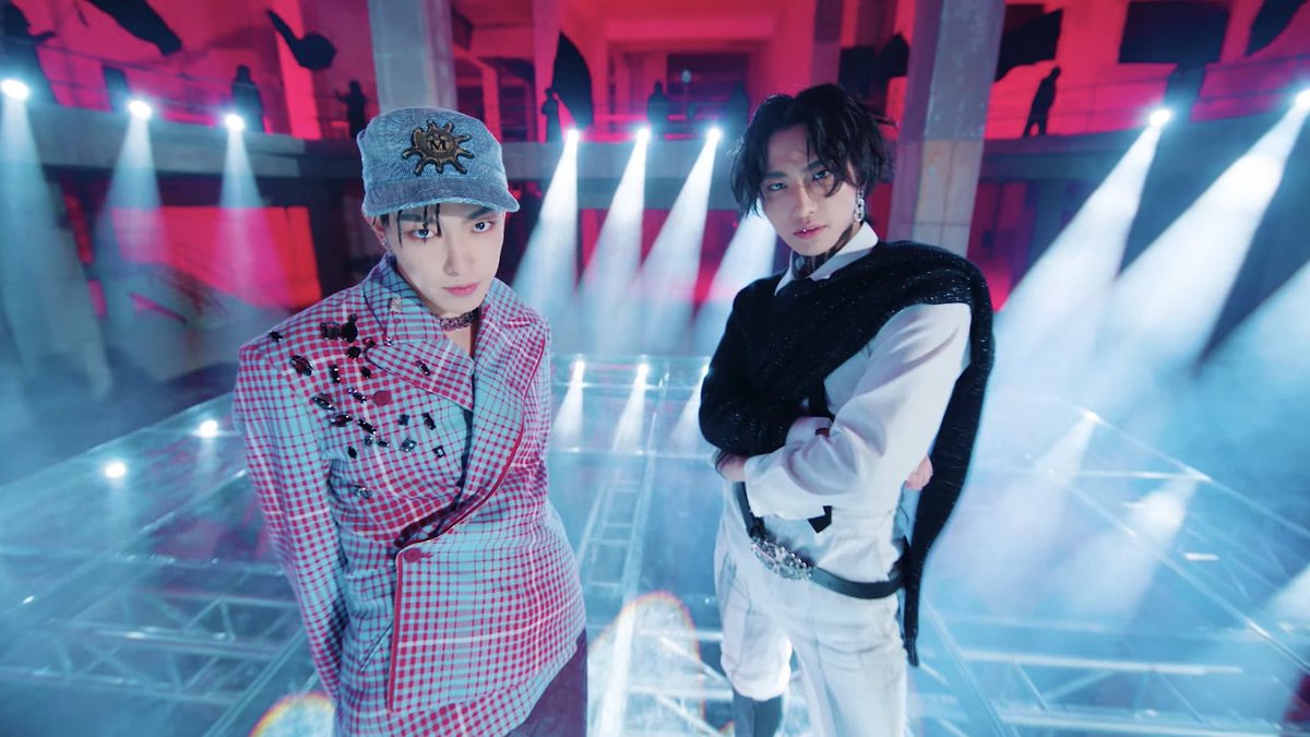 joongieland's tweet photo. i can take them both (not in a fight) https://t.co/h8MeNmJjjW