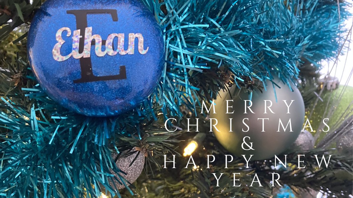 🎄Happy Holidays from my family to all of yours!🎄