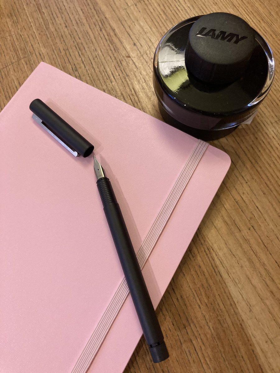 Lotte Debell tweet media