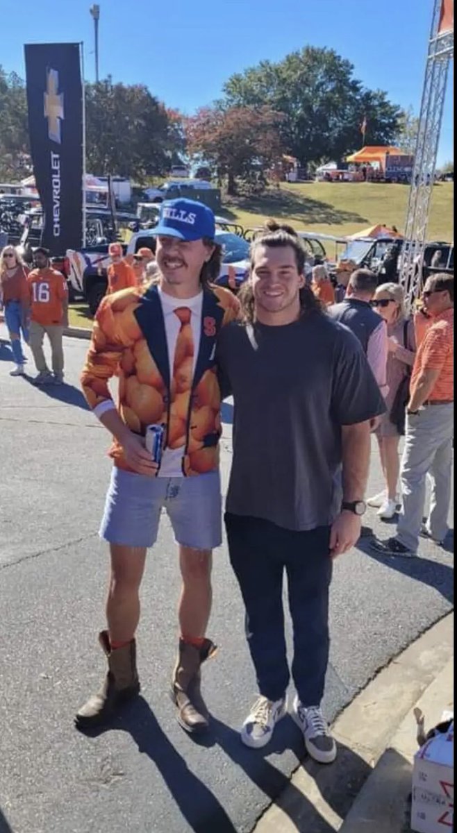 Throwback to Clemson tailgate and meeting Baylon Spector #GoBills #GoCuse