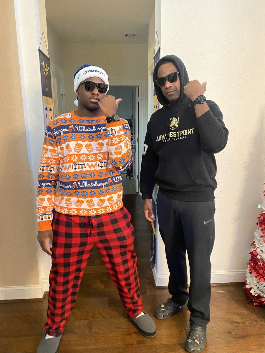 braggsrb3's tweet photo. @DeionSanders @CUBuffsFootball Sister got my dad and I some Prime shades for Christmas #WeComing https://t.co/mGOMs0KEwl