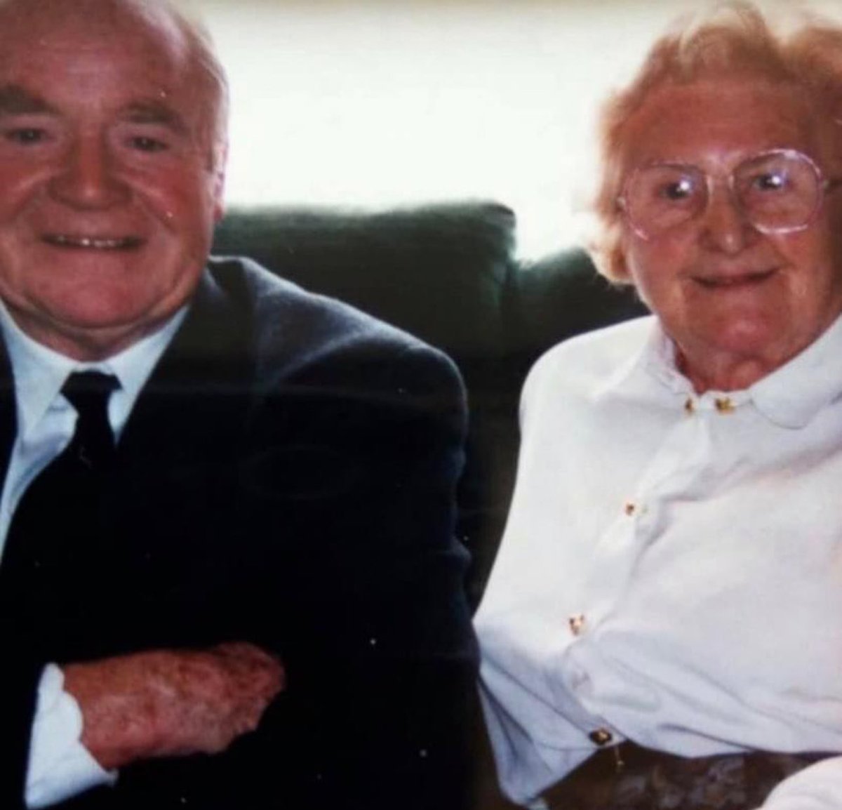 beckyd440's tweet photo. In remembrance of my Grandad on this Christmas Day, a day he cherished deeply. Though Alzheimer’s took much from him, his memories and spirit live on in us. ‘Better to have loved and lost…’ You’re forever my hero. #20YearsOfMemories #ChristmasRemembrance #MyHero https://t.co/Yfw7wvaHLD