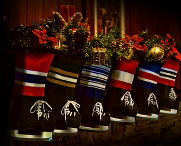 TrackersHockey's tweet photo. Wishing all in and out of the great hockey community a safe and joyous Christmas. #MerryChristmas #ChristmasHockey #trackernation https://t.co/XJ5vRn9zVo