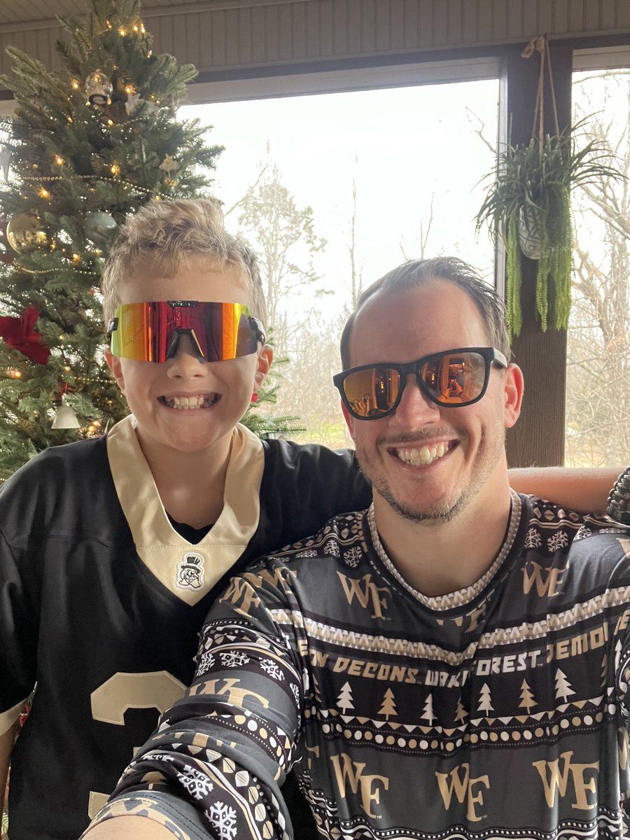 @Les_Johns Merry Christmas! My son was stoked for his @tatercarney jersey this year #GoDeacs