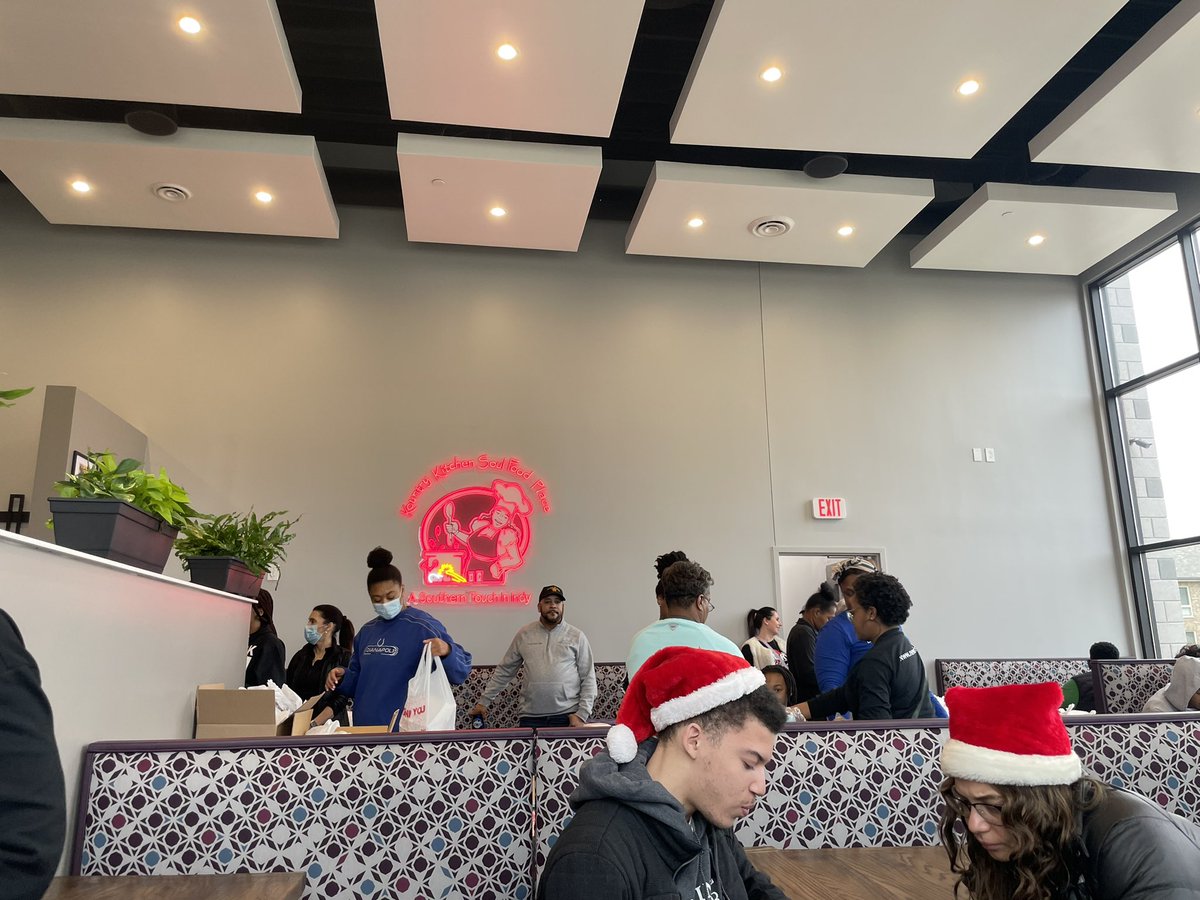 If you’re in Indianapolis and know someone in need of a FREE Christmas meal please call 317-635-6000, or 317-414-9554 or come into the <a href="/Kountrykitchen/">Kountry Kitchen Indy</a> 1831 N. College and dine in. We’re here until the last meal is gone. Please share this with all of your friends and social media.