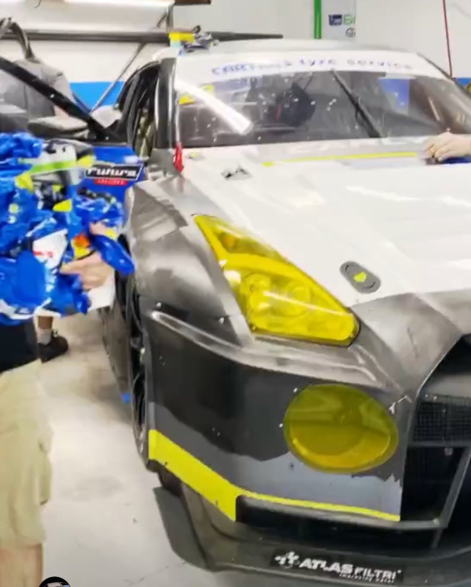 kazu23_35's tweet image. ヴァルキリーが映画版グランツーリスモにGT-R売ってたのなら、GTアメリカで使ってた個体は何？って事で調べてみた。
ヴァルキリー、その後まさかのJohn McIntyre Racingがニュージーランドで使用してたGT-R(R35GT3-1811-09A0)を別に購入してた😳
(元KCMGで、19年鈴鹿10hで35号車だった個体)