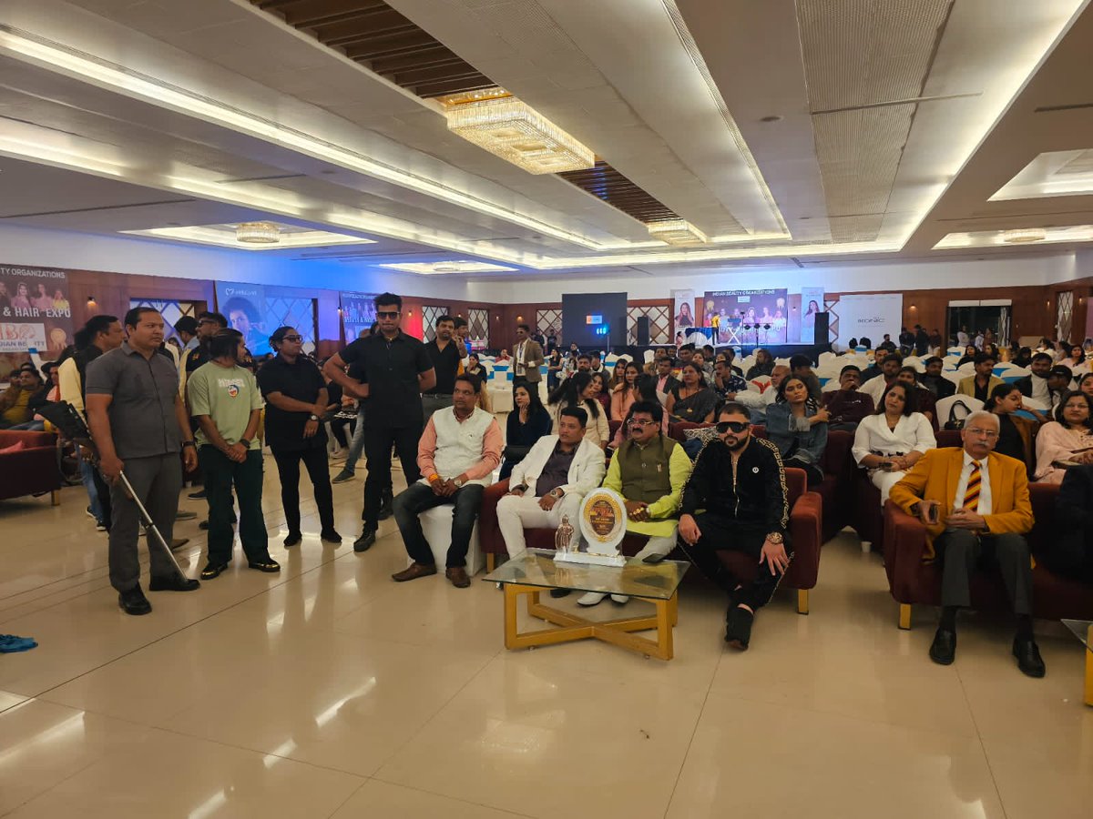 DeepakBandwar's tweet photo. Bhopal Beauty Expro
22 दिसंबर को Indian Beauty Organization द्वारा आयोजित कान्हा फन सिटी भोपाल में अतिथि के रूप में शमिल हुआ जिसमें मुख्य रूप से BiggBoss11 की विजेता व फ़िल्म अभिनेत्री शिल्पा शिंदे जी की उपस्थिति में यह अयोजन हुआ यह एक अनोखा आयोजन ऐतिहासिक रूप लिया जिसे गो https://t.co/zEgHlBsKkB