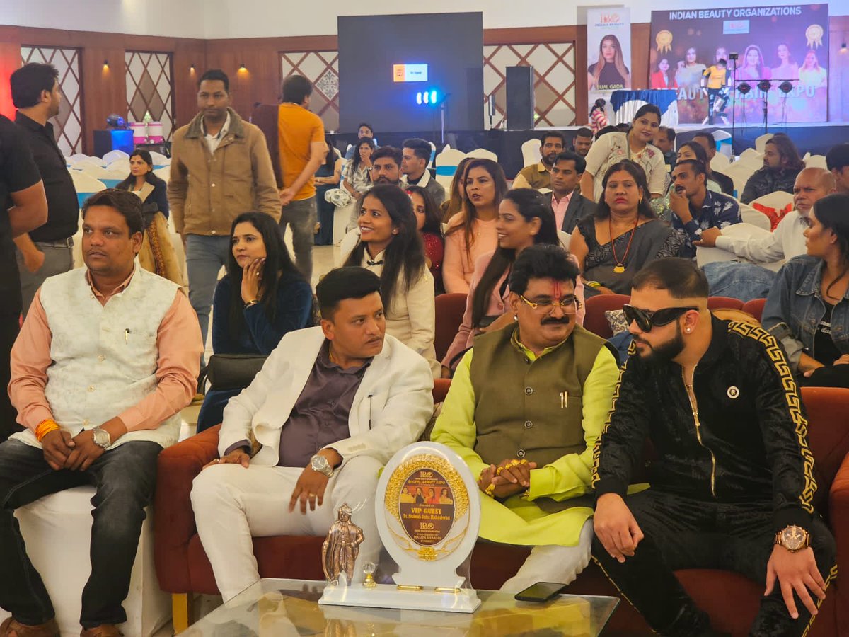 DeepakBandwar's tweet photo. Bhopal Beauty Expro
22 दिसंबर को Indian Beauty Organization द्वारा आयोजित कान्हा फन सिटी भोपाल में अतिथि के रूप में शमिल हुआ जिसमें मुख्य रूप से BiggBoss11 की विजेता व फ़िल्म अभिनेत्री शिल्पा शिंदे जी की उपस्थिति में यह अयोजन हुआ यह एक अनोखा आयोजन ऐतिहासिक रूप लिया जिसे गो https://t.co/zEgHlBsKkB
