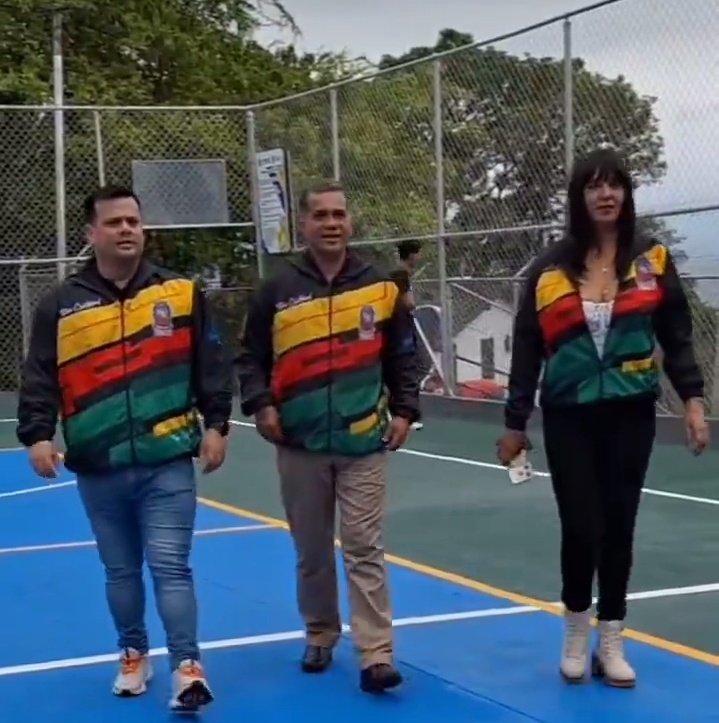 El presidente del Concejo Municipal Bolivariano de San Cristóbal Yeison Useche y los Concejales del Municipio Yorley Núñez y Gerson Monsalve, acompañaron al alcalde Silfredo Zambrano en la recuperación y Reinauguración de la Cancha deportiva del Sector La Castra.