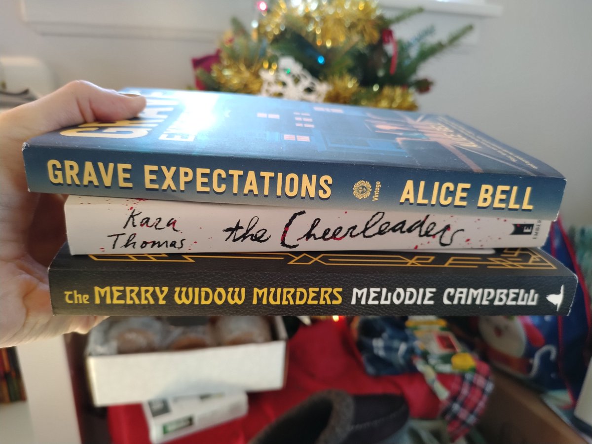 katieyingram's tweet photo. Christmas book stack!
#alicebell #karathomas #melodiecampbell #themerrywidowmurders #graveexpectations #thecheerleaders #mysteries https://t.co/EokRzAjZog