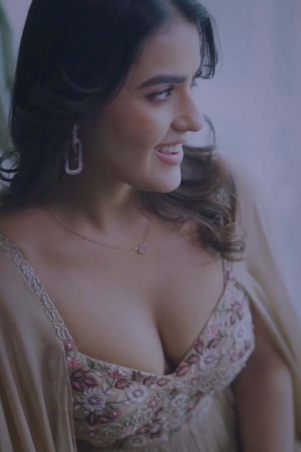 GCNHxKFawAA0VDK?format=jpg&name=900x900