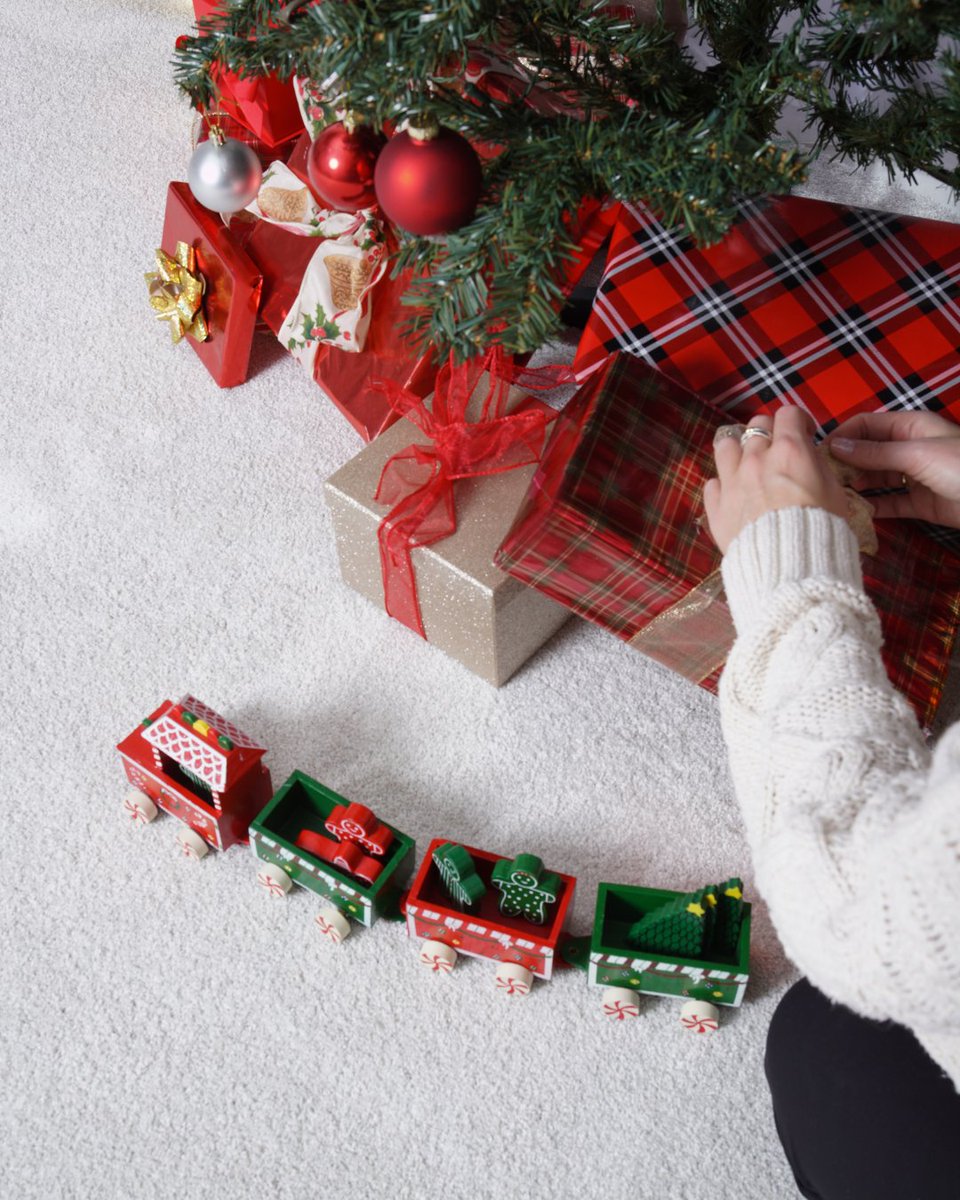 MohawkFlooring's tweet image. I hope your holidays are perfectly tufted! 🎄 [bit.ly/3GS6Keo]

#MohawkFlooring #SmartStrand #Holiday #Christmas #Festive #HolidaySeason #HomeDecor #HolidayDecor