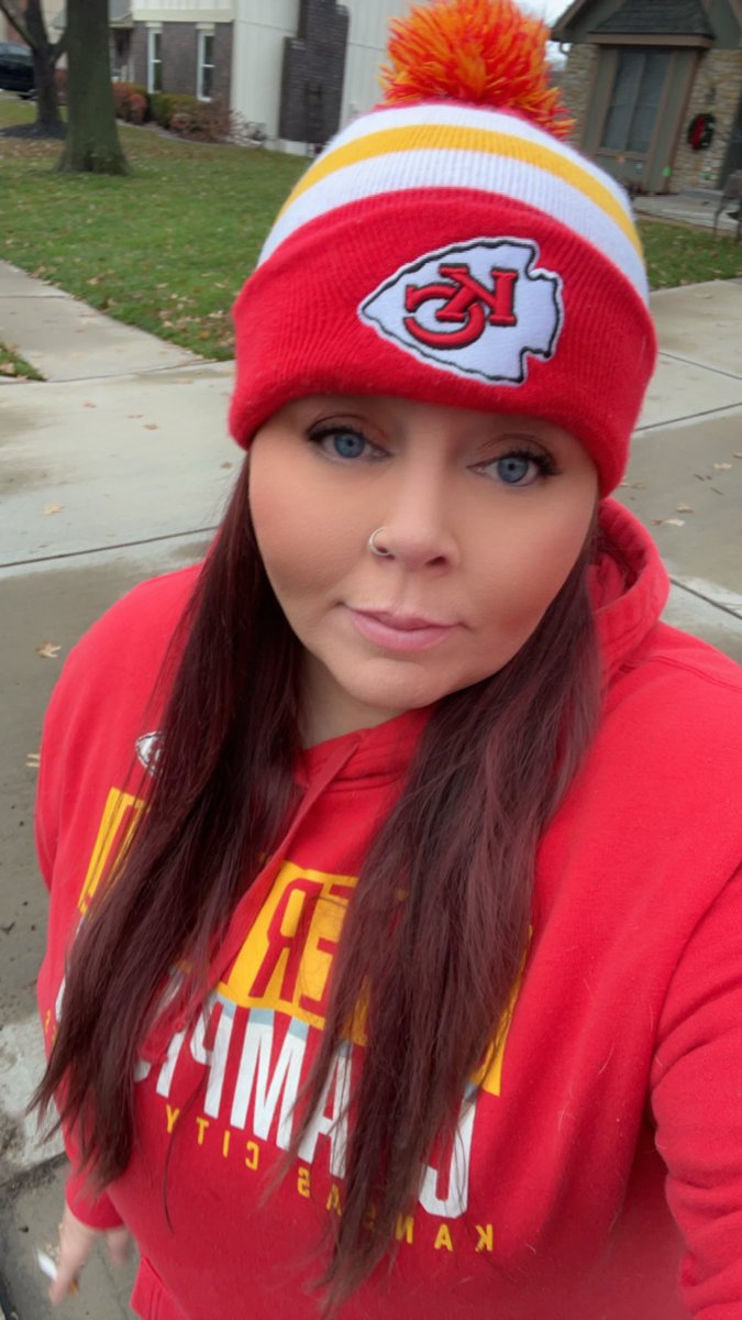 twyla1025's tweet photo. Merry Christmas #ChiefsKingdom #Arrowheadbound https://t.co/zTF0oeNdyS