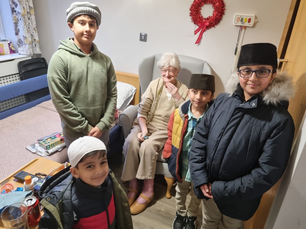 Today #Atfal and #Khuddam visited the Russell Court Nursing Home, where we were able to spend time with the residents, distributing gifts and bringing joy to their day.