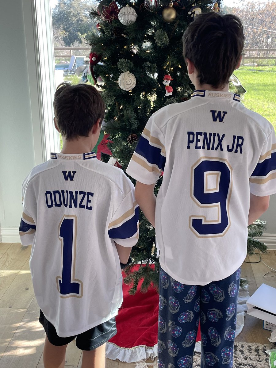aleonard7's tweet photo. @Softykjr @UW_Football https://t.co/TzB1UxmEse