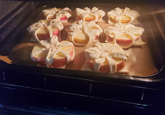 真夜中、アップルパイを焼く。 