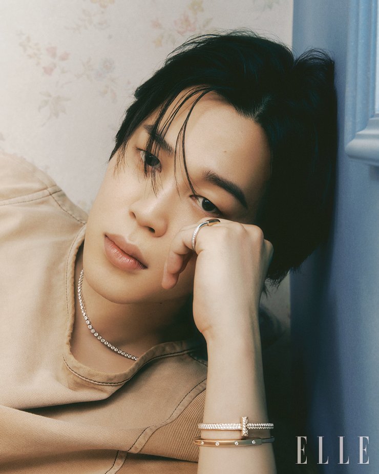 WORLDMUSICAWARD's tweet photo. #Jimin's amazing new single "Closer Than This" scores a 3rd day at #1 on the Worldwide iTunes song chart, setting a new record atop a chart dominated by Christmas Songs! The song has reached #1 in 107 countries so far with Jimin becoming the 1st and Only Soloist in the world to have 7 songs surpass 100x #1's in iTunes history!💪 👨‍🎤🥇🌎✖️3⃣🕛➕🥇👨‍🎤💥💯🥇🎵✖️7⃣ 🎶🔥🐐👑💜

The "Closer Than This" Official MV is currently trending at #2 Worldwide on YouTube with 6,9 MILLION Views and 1.3M likes so far and still counting after trending at #1 for 3 whole days!
🎥: https://t.co/VzxrIU6WCf……

"Closer Than This" has surpassed 10 Million streams on Spotify! The song debuted at #36 on the Global Spotify Daily chart with 5,712,674 unfiltered streams, scoring the highest debut! It's #120 today on Global Spotify with 2,117,344 filtered streams!💪

JIMIN dominates the Top 5 of today's Spotify S. Korea Daily Chart:🇰🇷💪
#1 Like Crazy - 138,551
#2 Close Than This - 86,652
#4 Like Crazy Eng- 79,771
#5 Set Me Free Pt. 2 - 60,881

"Like Crazy" is #133 on today's Global Spotify chart with 1,955,021 streams! 

#Jimin is #141 on the Spotify Global Daily Top Artists scoring a Milestone 200th day on the chart!💪

#Jimin holds at #1 on the Spotify S. Korea Daily Top Artists rank for Dec 24, 2023 and extends his record as the Longest #1 Charting Soloist on the rank (172 days)💪🥇🎧🇰🇷👨‍🎤🔥

"Closer Than This" broke the record for the highest debut ever by a K-pop Soloist on Pandora with 213,757 streams during its first full day of tracking! 💪

#Jimin has peaked at #25 on the Global Digital Artist rank!💪👨‍🎤💥2⃣5⃣🌎🔥

“Closer Than This” has surpassed 1 Million streams on Melon while “Like Crazy” has surpassed 100 million streams!

"Closer Than This" has debuted at #26 on UK Official Radio Big Top 40 chart with just 2 days of tracking! It's Jimin's 6th Top 40 hit!

Listen below:
Spotify: https://t.co/3agekJmy1o
Apple Music: https://t.co/huZ7tvxqRn
Pandora: https://t.co/iC4nGKTOHl
Amazon Music: https://t.co/cRFXp8x3qS
TIDAL: https://t.co/rvW35mHfkH
Deezer: https://t.co/m4M6Xa3GwH
iTunes: https://t.co/huZ7tvxqRn
Amazon: https://t.co/j6GfFeOMb1
Qobuz: https://t.co/yMFeVY93aR

« Closer Than This » - 107 #1s on iTunes
#1 Anguilla 🇦🇮
#1 Antigua & Barbuda 🇦🇬
#1 Argentina 🇦🇷#1 Armenia 🇦🇲
#1 Armenia 🇦🇲
#1 Australia 🇦🇺
#1 Austria🇦🇹
#1 Azerbaijan 🇦🇿
#1 Bahrain 🇧🇭
#1 Barbados🇧🇧
#1 Belarus 🇧🇾
#1 Belgium 🇧🇪
#1 Belize 🇧🇿
#1 Bolivia 🇧🇴
#1 Botswana 🇧🇼
#1 Brazil 🇧🇷
#1 Bulgaria 🇧🇬
#1 Burkina-Faso 🇧🇫
#1 Cambodia 🇰🇭
#1 Canada 🇨🇦
#1 Cape Verde 🇨🇻
#1 Cayman Islands 🇰🇾
#1 Chile 🇨🇱
#1 Colombia 🇨🇴
#1 Costa Rica 🇨🇷
#1 Cyprus 🇨🇾
#1 Czech Republic 🇨🇿
#1 Denmark 🇩🇰
#1 Dominica🇩🇲
#1 Dominican Republic 🇩🇴
#1 Ecuador 🇪🇨
#1 Egypt 🇪🇬
#1 El Salvador🇸🇻
#1 Estonia 🇪🇪
#1 Fiji 🇫🇯
#1 Finland 🇫🇮
#1 France 🇫🇷
#1 Gambia 🇬🇲
#1 Germany 🇩🇪
#1 Greece 🇬🇷
#1 Grenada 🇬🇩
#1 Guatemala 🇬🇹
#1 Guinea-Bissau 🇬🇼
#1 Honduras 🇭🇳
#1 Hong Kong 🇭🇰
#1 Hungary 🇭🇺
#1 India🇮🇳
#1 indonesia 🇮🇩
#1 Ireland 🇮🇪
#1 Italy 🇮🇹
#1 Japan 🇯🇵
#1 Jordan 🇯🇴
#1 Kazakhstan 🇰🇿
#1 Kenya 🇰🇪
#1 Latvia🇱🇻
#1 Lebanon 🇱🇧
#1 Lithuania 🇱🇹
#1 Luxembourg 🇱🇺
#1 Macau🇲🇴
#1 Malaysia 🇲🇾
#1 Malta 🇲🇹
#1 Mauritius 🇲🇺
#1 Mexico 🇲🇽`
#1 Moldova 🇲🇩
#1 Namibia 🇳🇦
#1 Nepal 🇳🇵
#1 Netherlands🇳🇱
#1 New Zealand 🇳🇿
#1 Nicaragua 🇳🇮
#1 Niger🇳🇪
#1 Nigeria 🇳🇬
#1 Norway 🇳🇴
#1 Oman 🇴🇲
#1 Palestine 🇵🇸
#1 Panama 🇵🇦
#1 Papua New Guinea 🇵🇬
#1 Paraguay 🇵🇾
#1 Peru 🇵🇪
#1 Philippines 🇵🇭
#1 Poland 🇵🇱
#1 Portugal 🇵🇹
#1 Qatar 🇶🇦
#1 Romania 🇷🇴
#1 Saint Kitts & Nevis 🇰🇳
#1 Saudi Arabia 🇸🇦
#1 Singapore 🇸🇬
#1 Slovakia 🇸🇰
#1 Slovenia🇸🇮
#1 South Africa 🇿🇦
#1 Spain 🇪🇸
#1 Sri Lanka 🇱🇰
#1 Swaziland 🇸🇿
#1 Sweden 🇸🇪
#1 Switzerland🇨🇭
#1 Taiwan 🇹🇼
#1 Tajikistan 🇹🇯
#1 The Bahamas 🇧🇸
#1 Trinidad & Tobago 🇹🇹
#1 Turkey 🇹🇷
#1 Turkmenistan 🇹🇲
#1 Uganda 🇺🇬
#1 Ukraine 🇺🇦
#1 United Arab Emirates 🇦🇪
#1 United Kingdom 🇬🇧
#1 United States 🇺🇸
#1 Uzbekistan 🇺🇿
#1 Vietnam 🇻🇳
#1 Zimbabwe 🇿🇼

#CloserThanThis #지민
