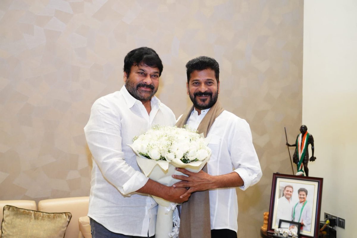 sairaaj44's tweet photo. #MegaMeet ముఖ్యమంత్రి రేవంత్ రెడ్డి గారిని కలిసి అభినందనలు తెలిపిన @KChiruTweets https://t.co/roArB2Kssm