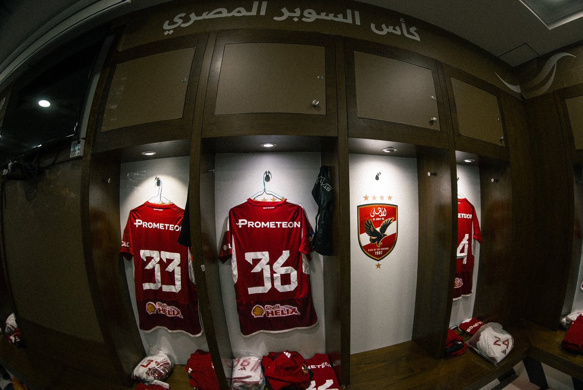 AlAhly's tweet photo. غرفة الملابس في انتظار الأبطال 👕

#يلا_يا_أهلي https://t.co/l4jBb0gSZy
