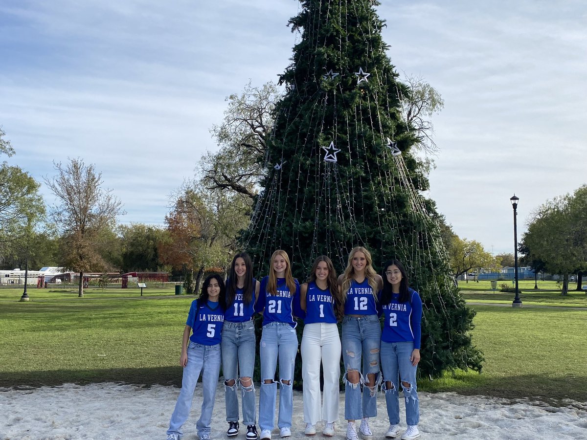 Merry Christmas from the Lady Bear Seniors! Hope everyone has a great day with family!