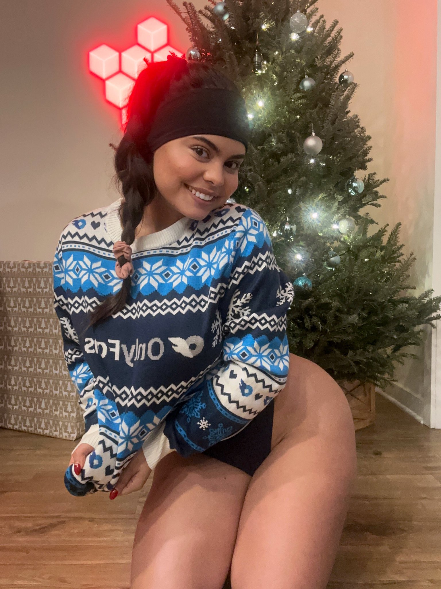 Merry Christmas @onlyfans 💙 https://t.co/2CZwOQfBTG