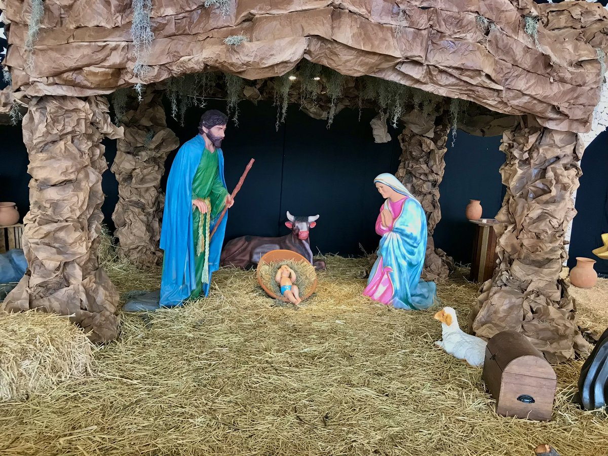 Que el nacimiento del niño Jesús nos traiga amor, paz, solidaridad a nuestro corazón.
¡Feliz Navidad!