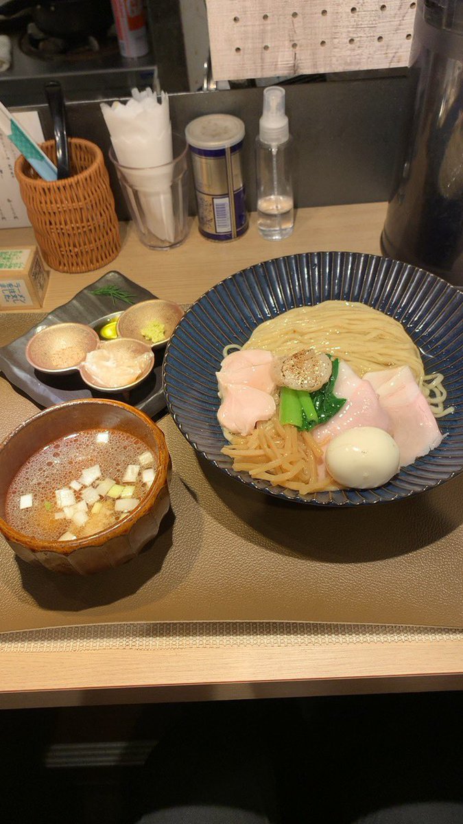 ramech1's tweet photo. ずっと行きたかったほたて日和へ。
以前記帳が間に合わず、今回リベンジで記帳は一番乗り。
具材から何から洗練されていて、とても
美味しかった。
＃秋葉原　＃つけ麺 https://t.co/BZe5WAnpkF