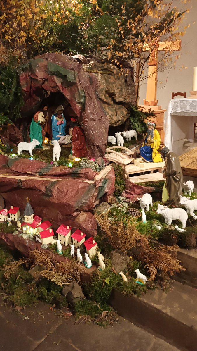 R_Hugon_43's tweet photo. La traditionnelle #crèche de mon papa et de ses collègues dans l'église de #Pinols #HauteLoire #Auvergne #Noel2023 https://t.co/avmPTO9a3l