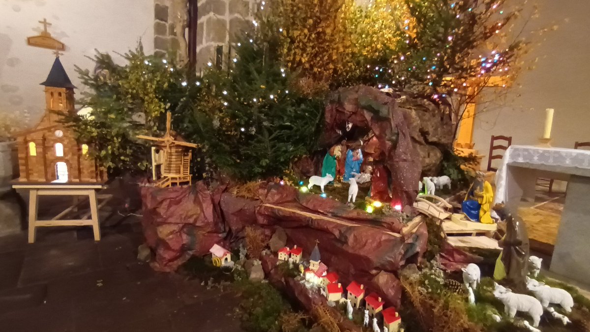 R_Hugon_43's tweet photo. La traditionnelle #crèche de mon papa et de ses collègues dans l'église de #Pinols #HauteLoire #Auvergne #Noel2023 https://t.co/avmPTO9a3l