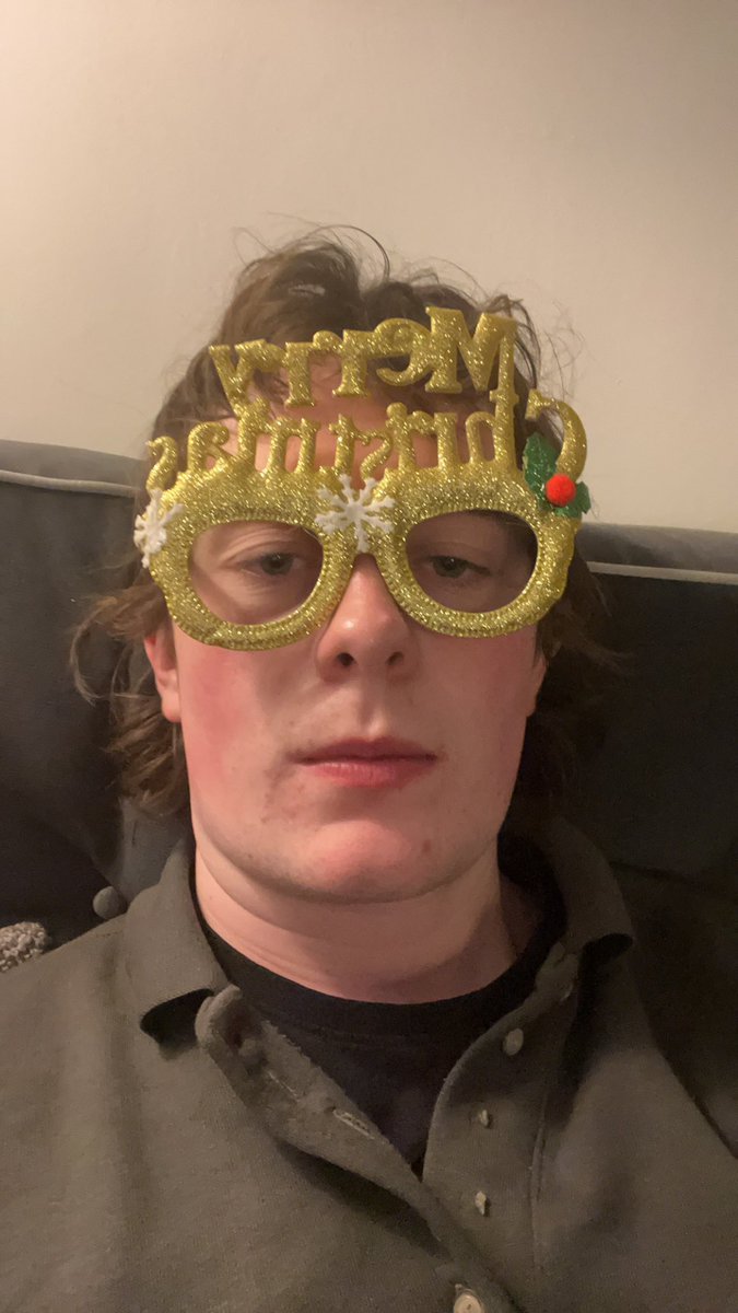 BarneyMills6's tweet photo. Elton John says merry Christmas! Be sensible https://t.co/Tuxjl1hs9O